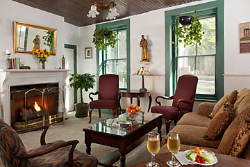 St. Francis Inn's common area Living Room